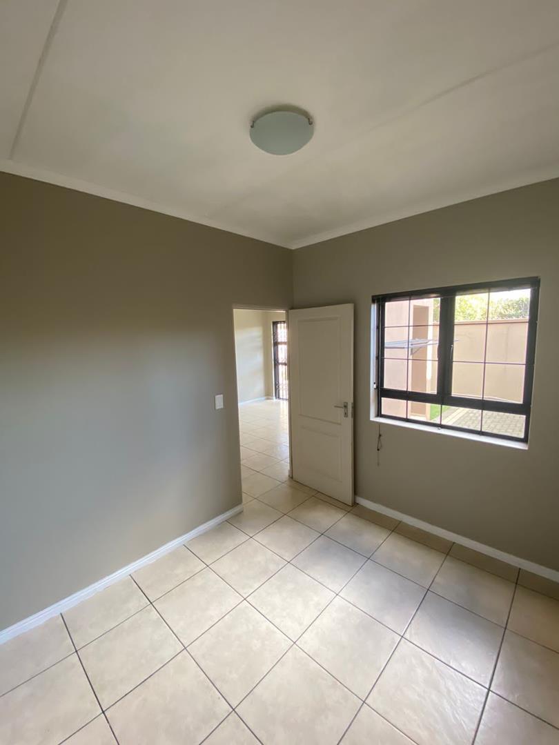 To Let 2 Bedroom Property for Rent in Maitland Western Cape